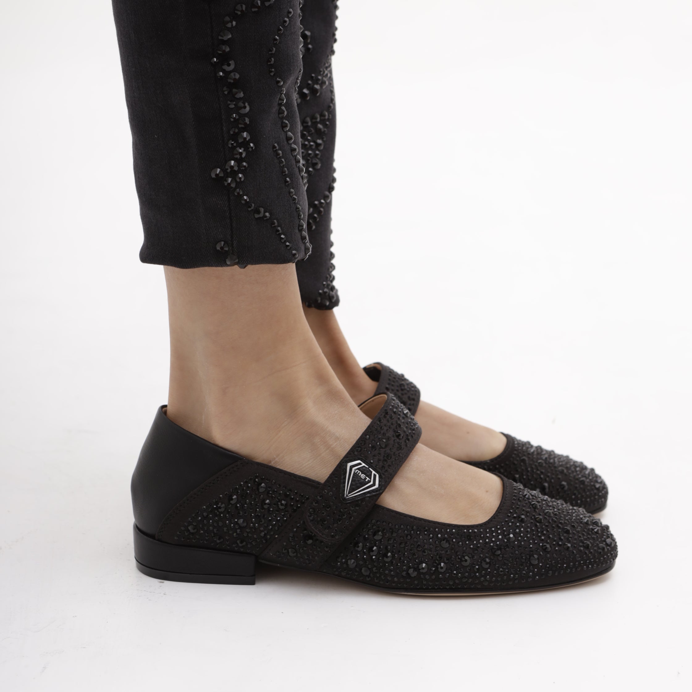 M10 407 SHOES