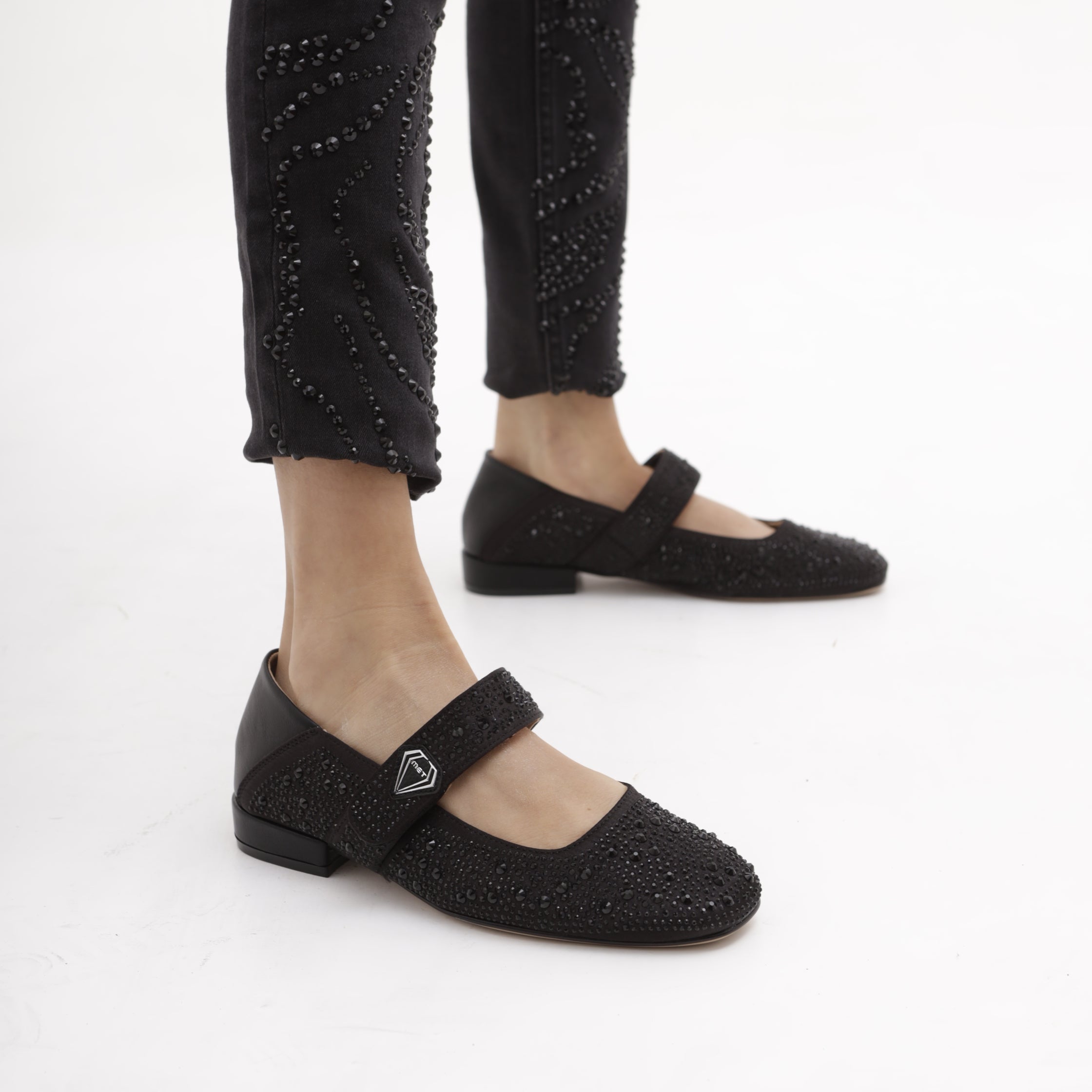M10 407 SHOES
