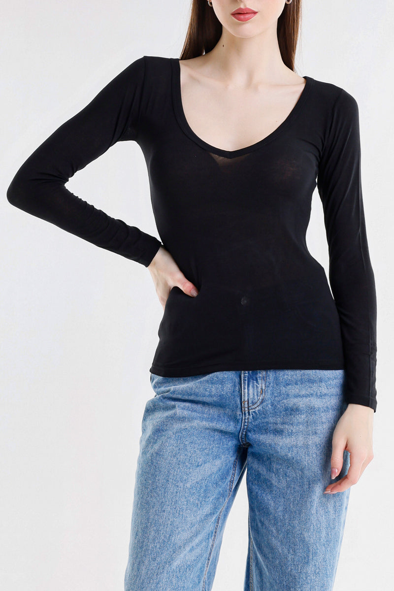 T-SHIRT SCOLLO A V