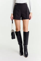 Shorts a Vita Alta con Catena Decorativa