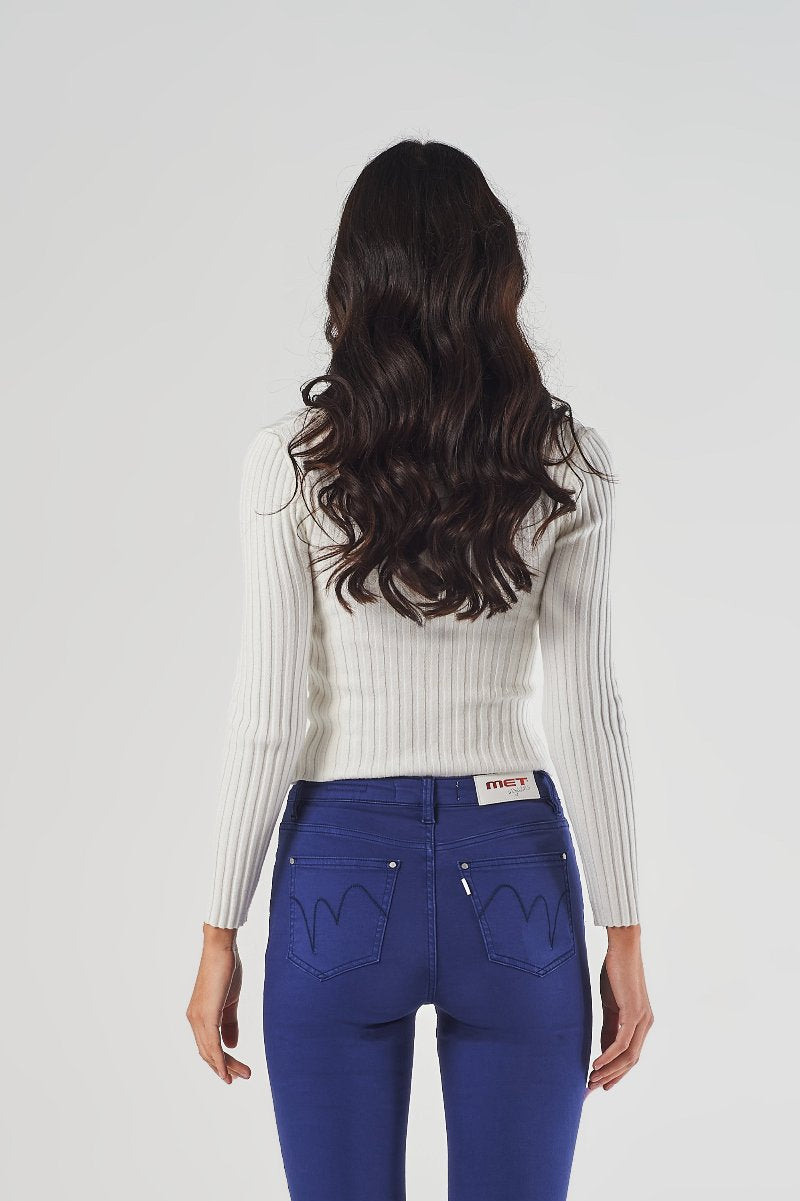 Maglia a Costine con Scollo Quadrato