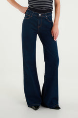 Jeans a zampa blu scuro a vita alta